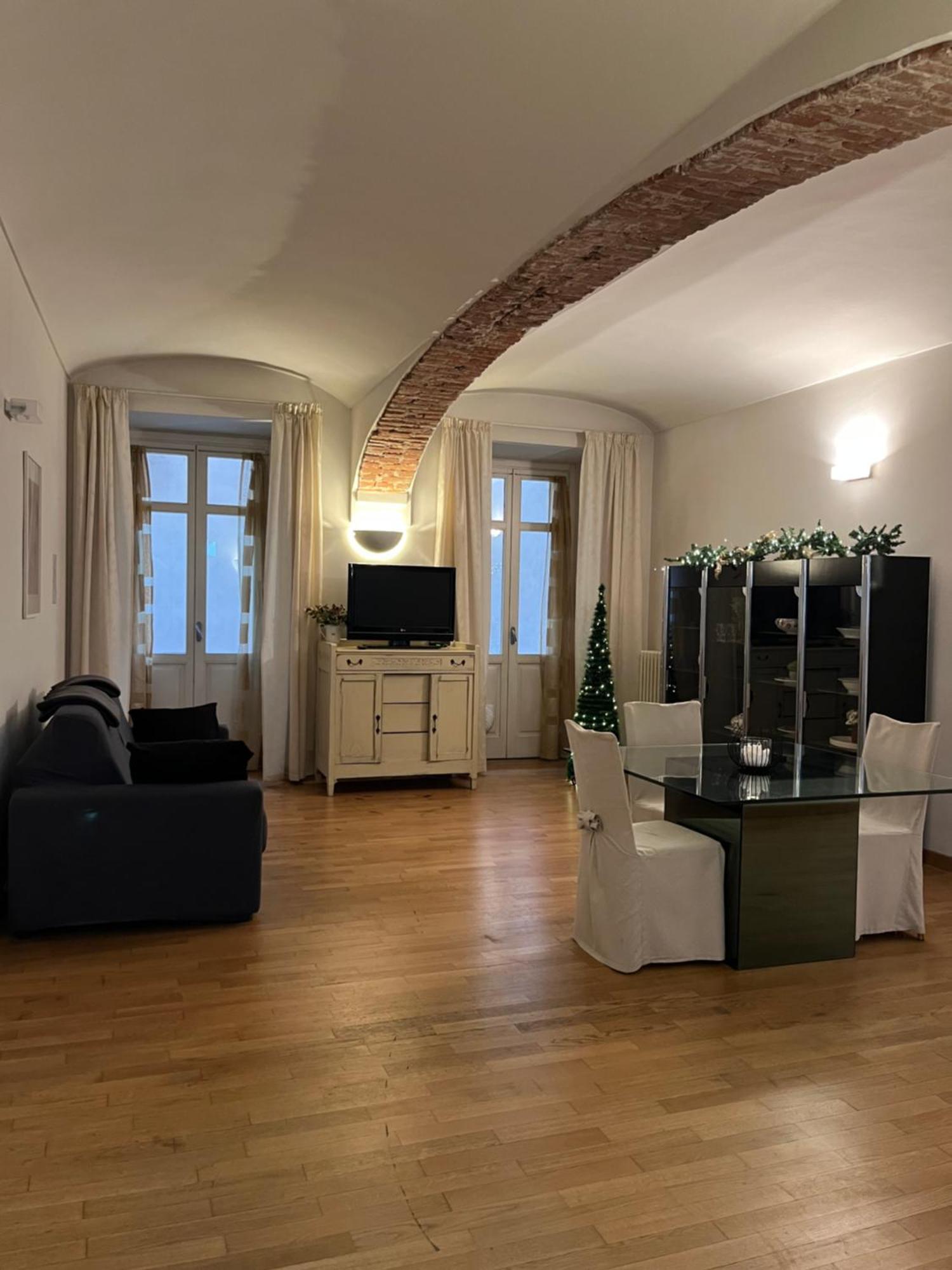 Appartamento Centro Storico Eleganza E Lusso Nel Monferrato Casale Monferrato Esterno foto