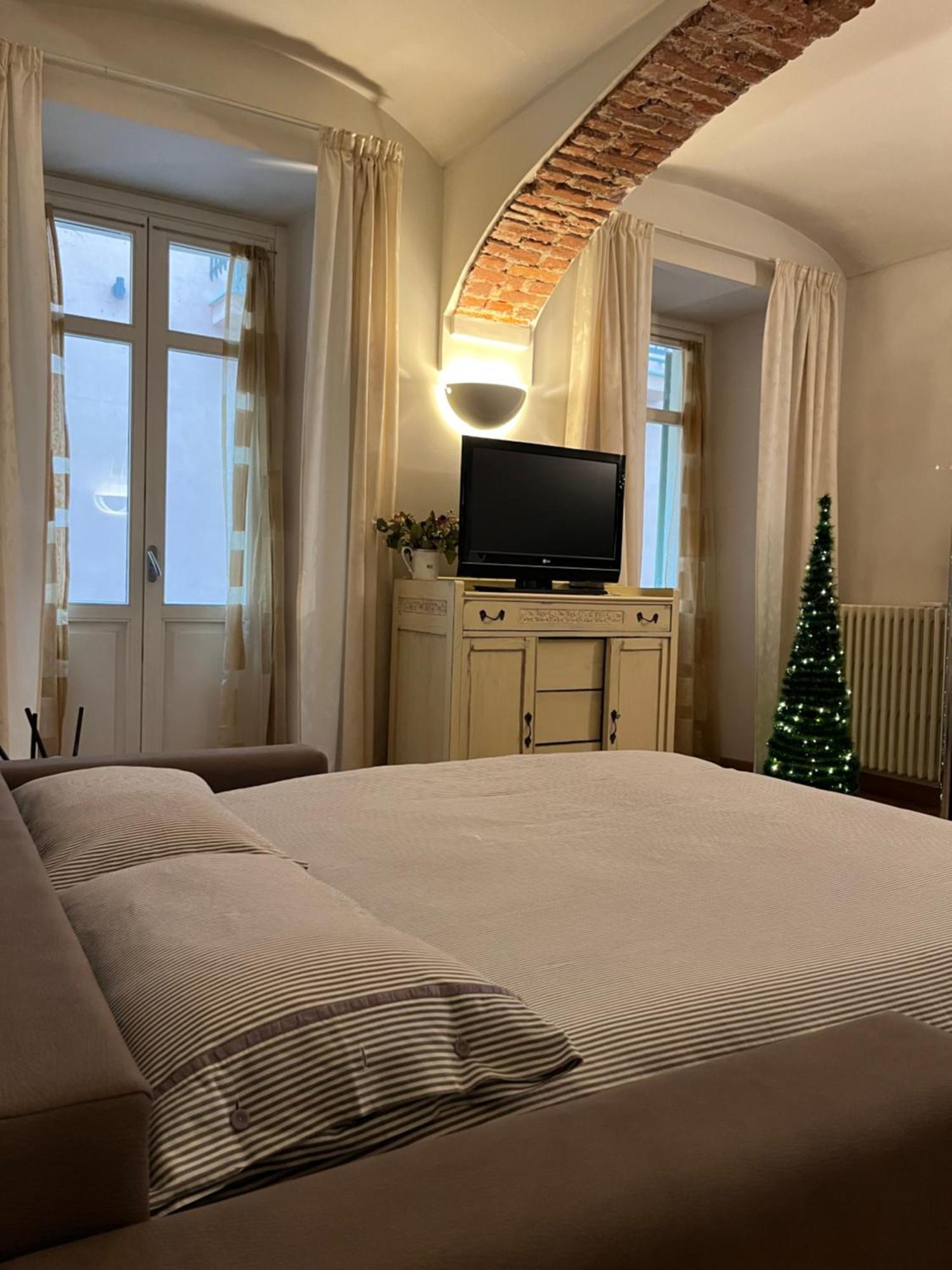 Appartamento Centro Storico Eleganza E Lusso Nel Monferrato Casale Monferrato Esterno foto