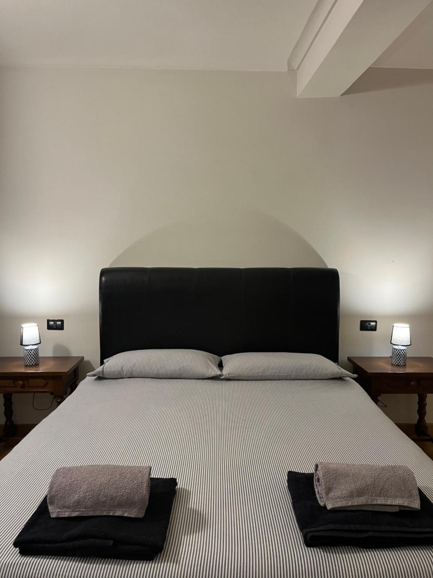 Appartamento Centro Storico Eleganza E Lusso Nel Monferrato Casale Monferrato Esterno foto